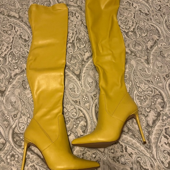 Steve Madden Yellow Over the Knee Boots - Picture 1 of 4